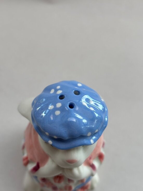 Vintage Ceramic Rabbit Shaker - Picture 5 of 7